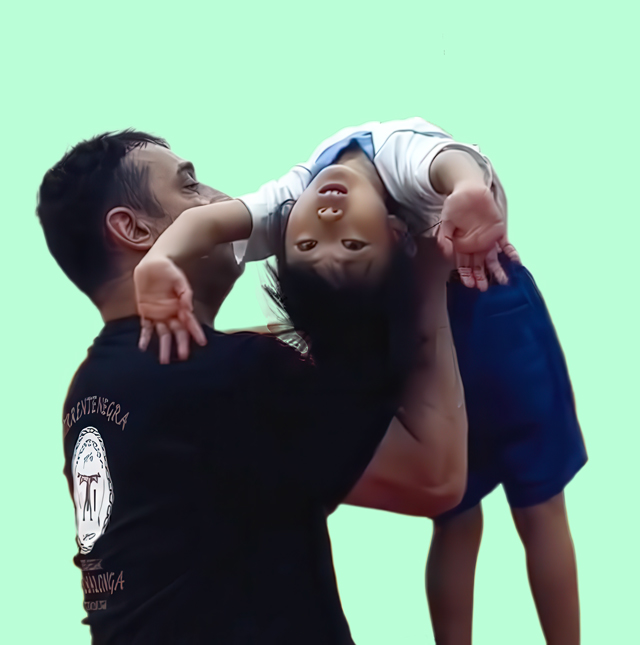 CAPO 6.6666 プロフィール写真 - 9歳のカポエイラ少女